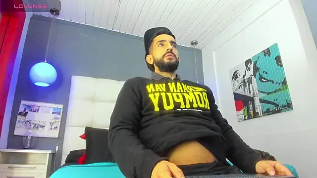 Snapshot of Yiyo10_ chatting on 02-04-26, 04:29 Yiyo10 online show from 02-04-26, 04:29