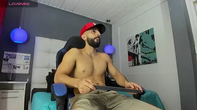 Snapshot of Yiyo10_ chatting on 02-19-26, 04:30 Yiyo10 online show from 02-19-26, 04:30