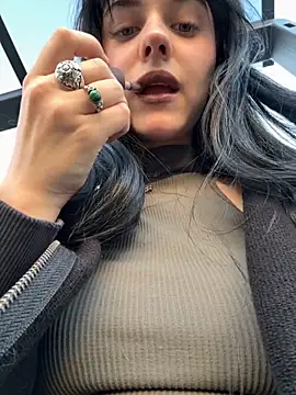 Snapshot of Only_April chatting on 09-11-25, 03:23 Only April online show from 09-11-25, 03:23