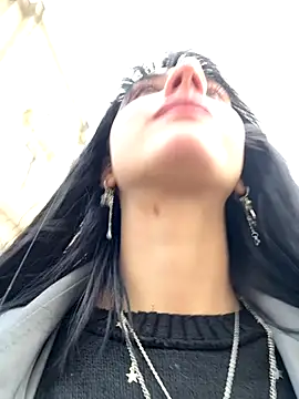 Snapshot of Only_April chatting on 09-17-25, 02:19 Only April online show from 09-17-25, 02:19