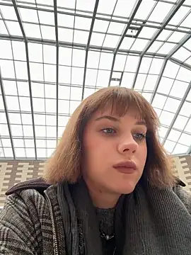 Snapshot of Only_April chatting on 10-16-25, 10:27 Only April online show from 10-16-25, 10:27