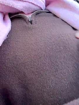 Snapshot of Only_April chatting on 10-18-25, 11:11 Only April online show from 10-18-25, 11:11