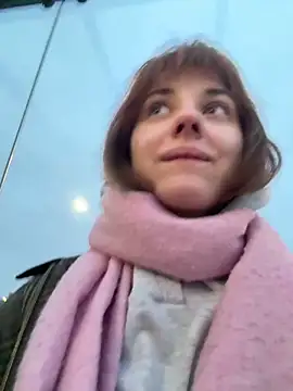 Snapshot of Only_April chatting on 12-19-25, 06:42 Only April online show from 12-19-25, 06:42