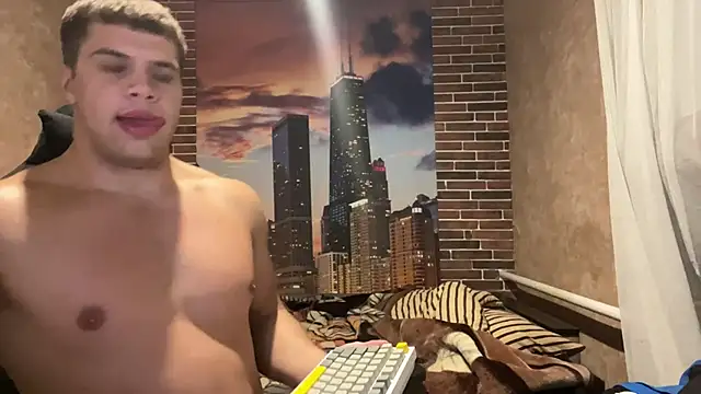 MusclePhantom online show from 10-10-25, 07:57