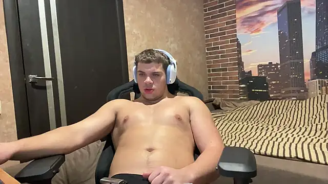 MusclePhantom online show from 11-17-25, 09:31