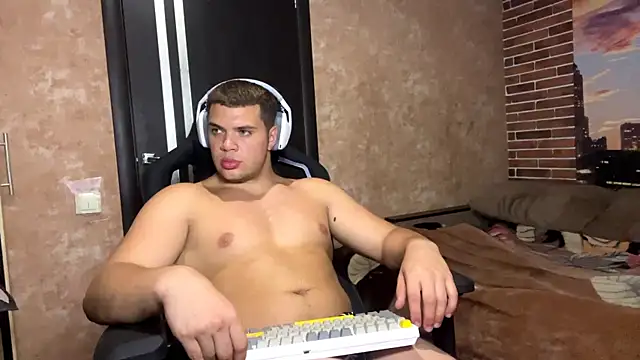 MusclePhantom online show from 06-25-26, 08:46