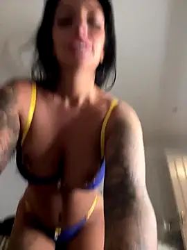 Snapshot of BELLABLACKXUK chatting on 10-14-25, 09:48 BELLABLACKXUK online show from 10-14-25, 09:48