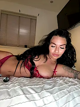 Snapshot of BELLABLACKXUK chatting on 12-16-25, 10:26 BELLABLACKXUK online show from 12-16-25, 10:26