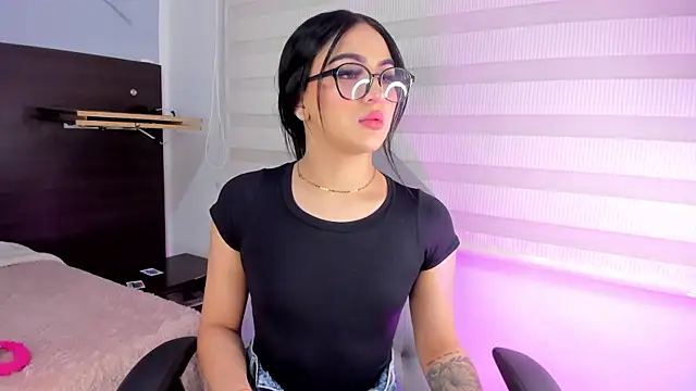 Snapshot of miss__ivyy chatting on 09-28-25, 05:35 miss ivyy online show from 09-28-25, 05:35