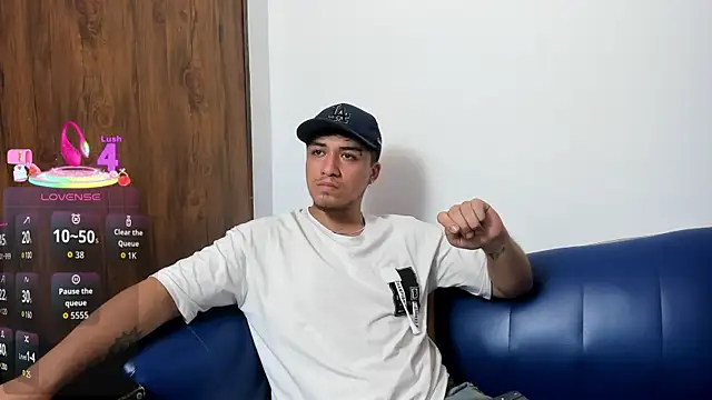 Snapshot of juanmechanic_ chatting on 09-15-25, 08:20 juanmechanic  online show from 09-15-25, 08:20
