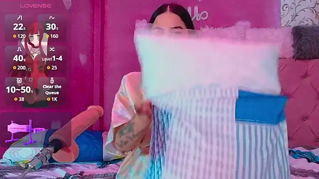 Lali HOtt online show from 11-14-25, 04:17