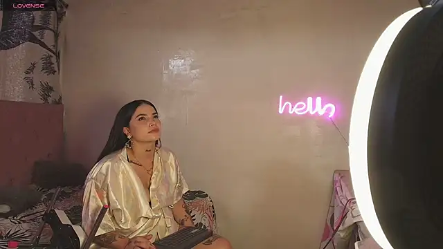 Lali HOtt online show from 04-15-26, 07:58