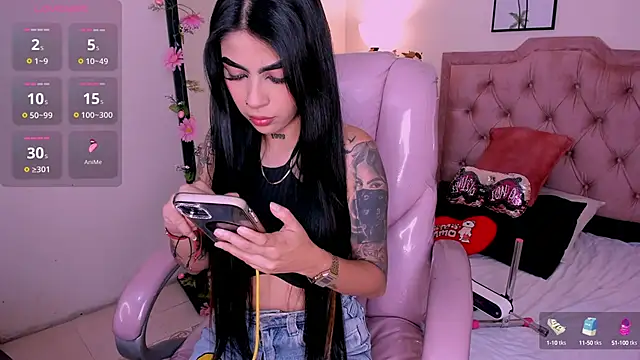 Snapshot of HannaColleman chatting on 09-22-25, 08:11 HannaColleman online show from 09-22-25, 08:11