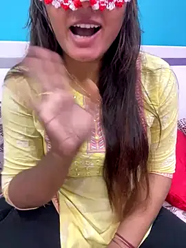 Snapshot of Naughty-Kamini chatting on 10-06-25, 09:40 Naughty-Kamini online show from 10-06-25, 09:40