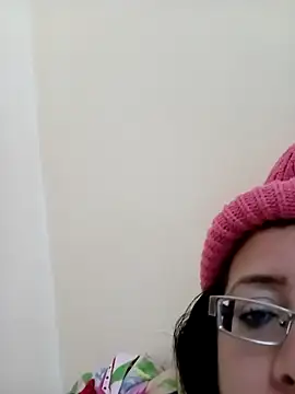 Snapshot of Sondosa3 chatting on 12-05-25, 07:17 Sondosa3 online show from 12-05-25, 07:17