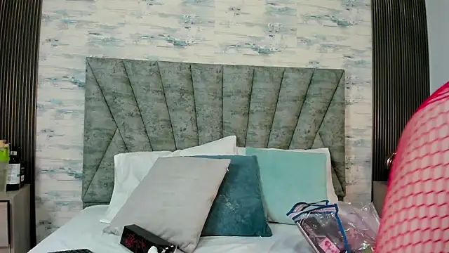 ShanelEvans online show from 12-01-25, 06:13