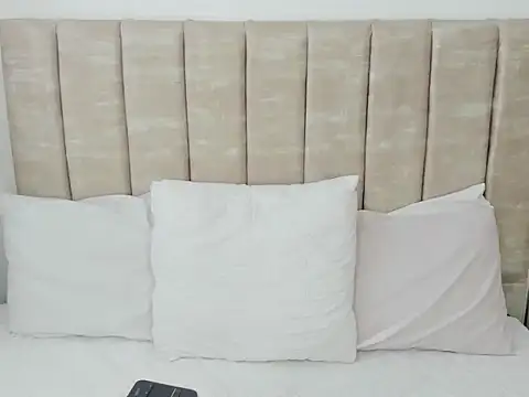 Snapshot of AprilStone1 chatting on 12-05-25, 12:47 AprilStone1 online show from 12-05-25, 12:47