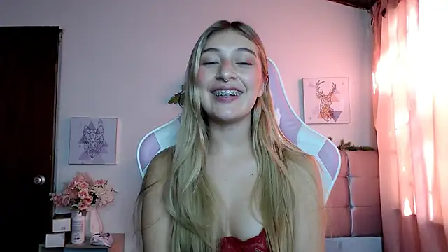 SophiaaLee online show from 03-19-26, 08:57
