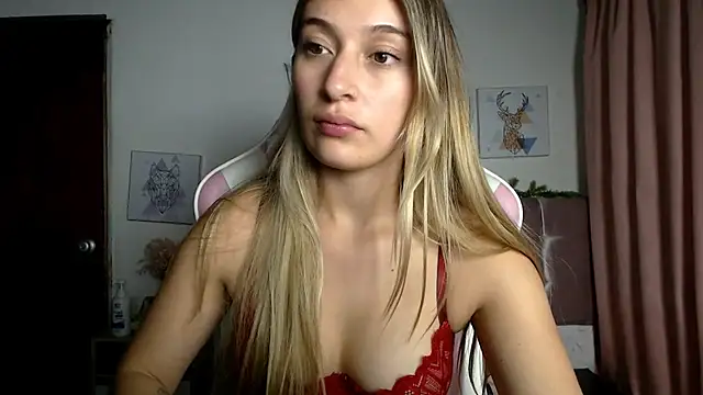 Snapshot of SophiaaLee chatting on 05-06-26, 12:19 SophiaaLee online show from 05-06-26, 12:19