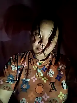 Snapshot of MuiNay chatting on 12-05-25, 02:03 MuiNay online show from 12-05-25, 02:03