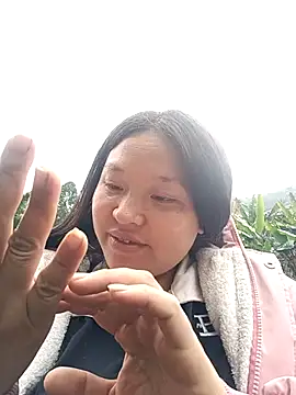 Snapshot of MuiNay chatting on 01-10-26, 04:36 MuiNay online show from 01-10-26, 04:36