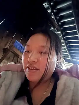 Snapshot of MuiNay chatting on 01-12-26, 03:23 MuiNay online show from 01-12-26, 03:23