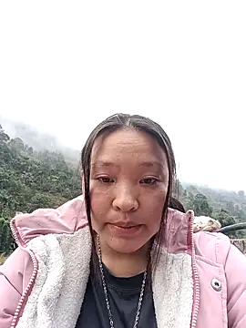 Snapshot of MuiNay chatting on 02-04-26, 12:27 MuiNay online show from 02-04-26, 12:27