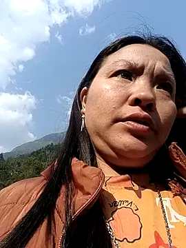 Snapshot of MuiNay chatting on 02-07-26, 02:37 MuiNay online show from 02-07-26, 02:37