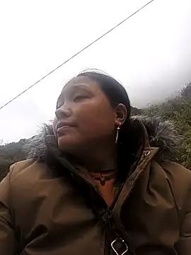 Snapshot of MuiNay chatting on 02-12-26, 09:04 MuiNay online show from 02-12-26, 09:04