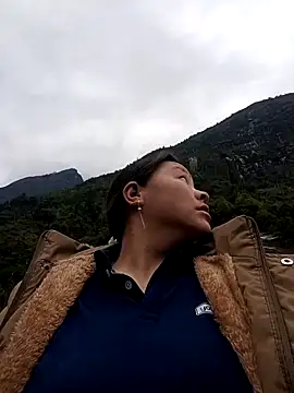 Snapshot of MuiNay chatting on 03-10-26, 01:10 MuiNay online show from 03-10-26, 01:10