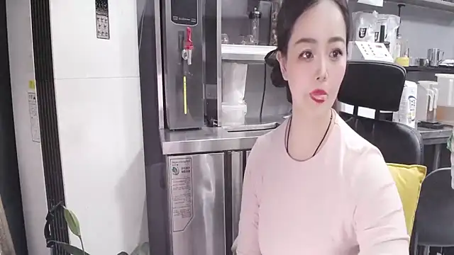 Snapshot of Eileen-L chatting on 09-28-25, 02:33 Eileen-L online show from 09-28-25, 02:33