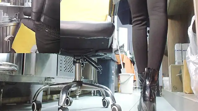 Snapshot of Eileen-L chatting on 12-05-25, 03:37 Eileen-L online show from 12-05-25, 03:37