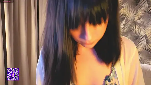 Snapshot of Honeey_Beee chatting on 09-14-25, 07:02 Honeey Beee online show from 09-14-25, 07:02