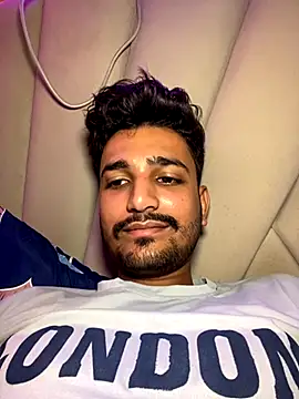 Snapshot of the_Shinchan@xh chatting on 09-25-25, 02:04 the Shinchanxh online show from 09-25-25, 02:04