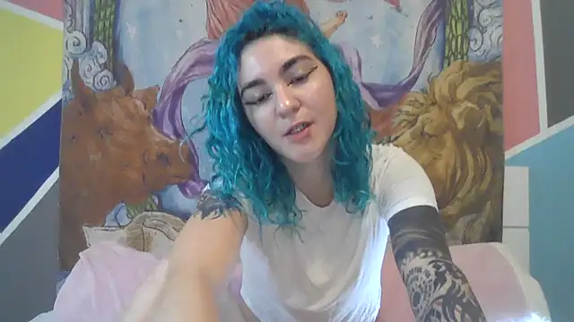 Snapshot of peetitefairy chatting on 10-13-25, 04:45 peetitefairy online show from 10-13-25, 04:45