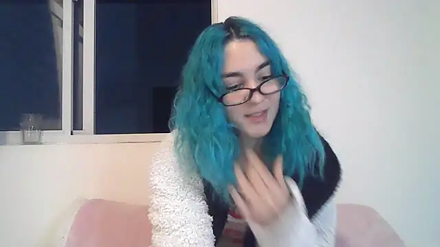 Snapshot of peetitefairy chatting on 10-15-25, 04:12 peetitefairy online show from 10-15-25, 04:12