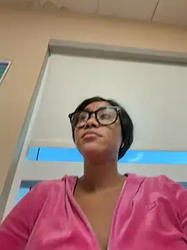 LuckyKhloe online show from 10-04-25, 11:19