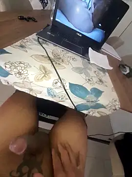 Snapshot of fucking_hard_live chatting on 10-26-25, 05:30 fucking hard live online show from 10-26-25, 05:30