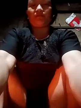 Snapshot of Love-Mama33 chatting on 12-16-25, 12:48 Love-Mama33 online show from 12-16-25, 12:48