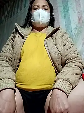 Snapshot of Love-Mama33 chatting on 01-15-26, 01:05 Love-Mama33 online show from 01-15-26, 01:05