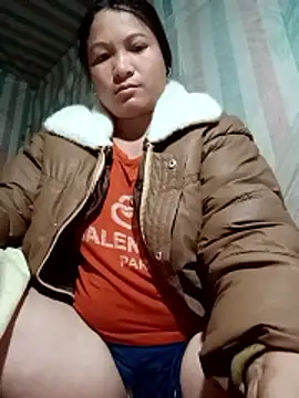 Snapshot of Love-Mama33 chatting on 02-18-26, 11:33 Love-Mama33 online show from 02-18-26, 11:33