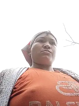 Snapshot of Love-Mama33 chatting on 02-23-26, 08:55 Love-Mama33 online show from 02-23-26, 08:55