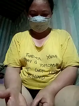 Snapshot of Love-Mama33 chatting on 02-27-26, 01:44 Love-Mama33 online show from 02-27-26, 01:44