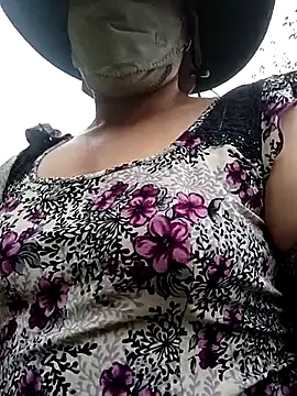 Snapshot of Love-Mama33 chatting on 03-12-26, 01:12 Love-Mama33 online show from 03-12-26, 01:12