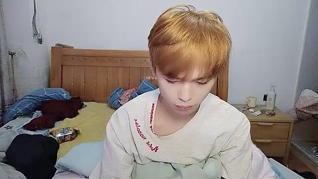 Snapshot of w5206t chatting on 12-15-25, 12:48 w5206t online show from 12-15-25, 12:48