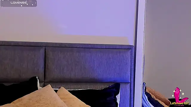 Emma  clark  online show from 10-09-25, 12:36