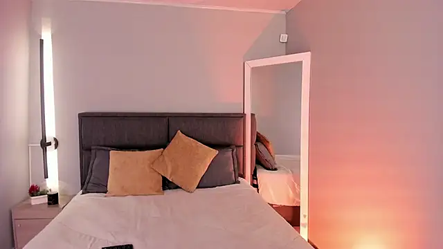 Emma  clark  online show from 01-15-26, 12:54