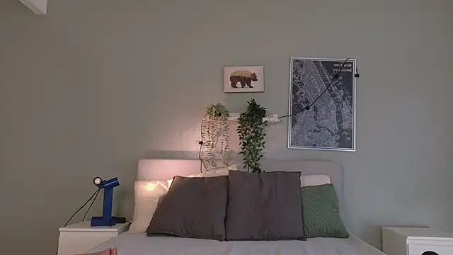 Nickifox   online show from 12-22-25, 07:33