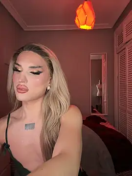 Snapshot of lacattiva chatting on 11-21-25, 06:17 lacattiva online show from 11-21-25, 06:17