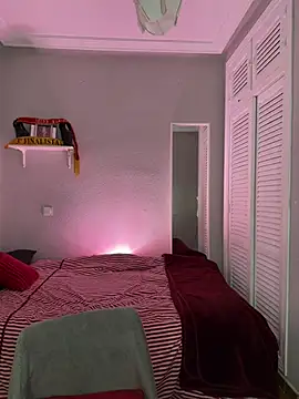 Snapshot of lacattiva chatting on 02-14-26, 05:43 lacattiva online show from 02-14-26, 05:43